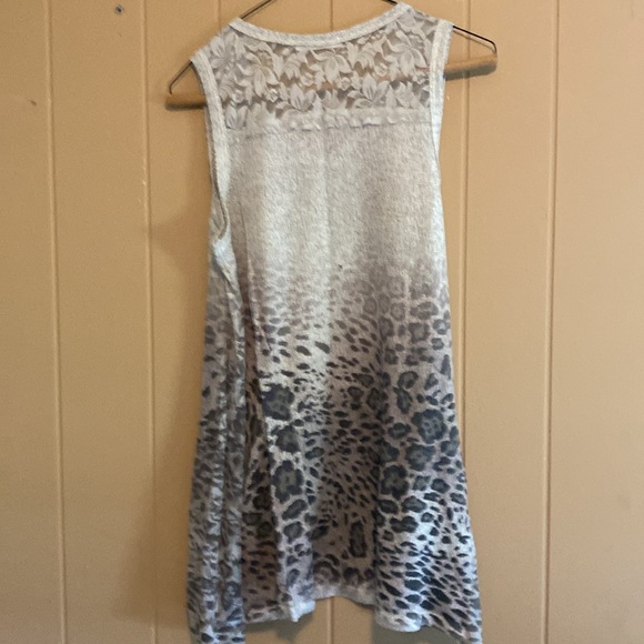 Ladies large voice of California top. Beautiful! - Picture 4 of 5